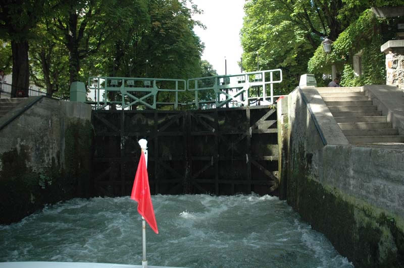 Sur le Canal Saint Martin à Paris (14)